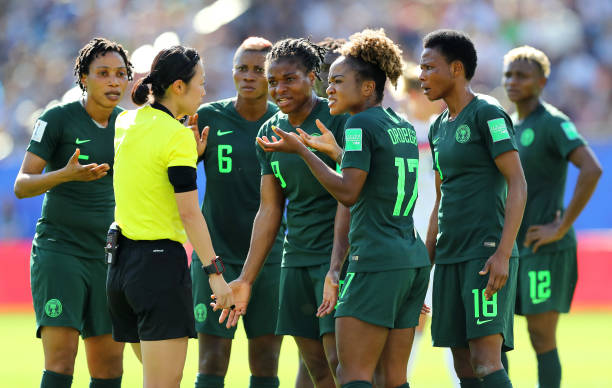 Bị loại khỏi World Cup, tuyển nữ Nigeria vẫn không chịu xách vali về nước