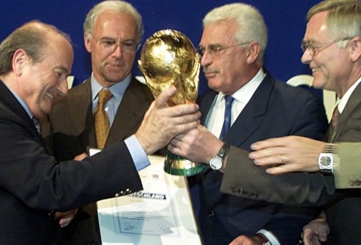 Quan chức bóng đá Đức bị tố hối lộ giành quyền đăng cai World Cup
