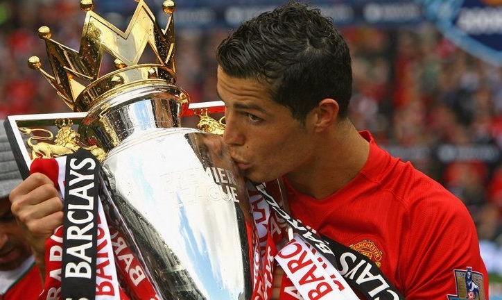Top 10 cầu thủ vĩ đại nhất lịch sử Ngoại hạng Anh: Bất ngờ Ronaldo