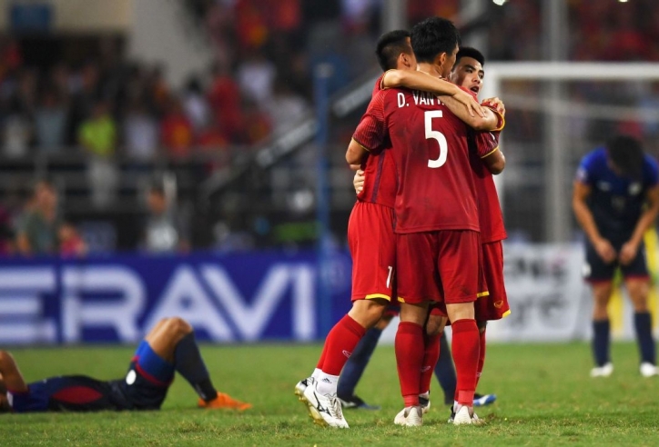 'Bại tướng' Việt Nam gọi hàng loạt sao nhập tịch đá VL World Cup 2022