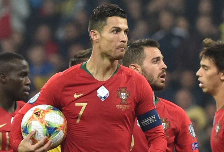 Ronaldo: 'Tôi không cần đi tìm kỷ lục, nó tự tìm đến tôi'