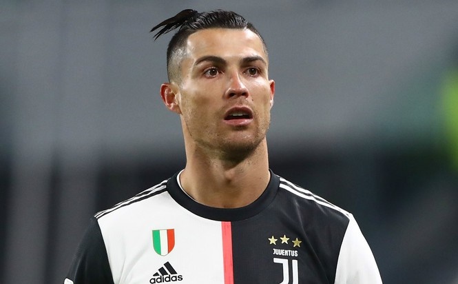Ronaldo tự tin giúp Juventus lội ngược dòng tại vòng 1/8 Cúp C1