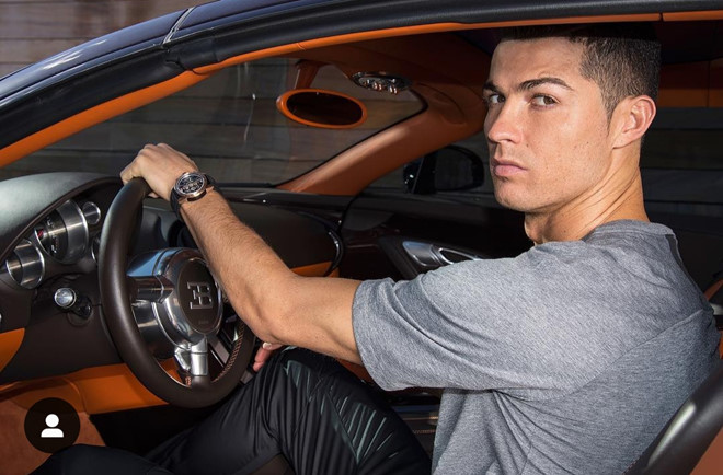 Ronaldo đặt mua siêu xe 'quái thú' trị giá gần 250 tỷ đồng