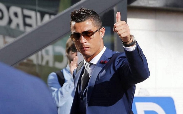 Ronaldo chính thức đi vào lịch sử bóng đá thế giới
