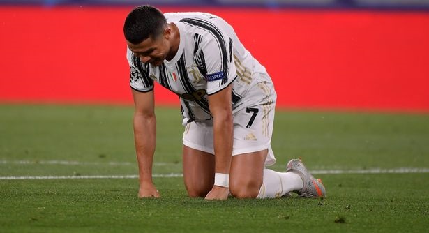 Phản ứng của Ronaldo sau khi Juventus bị loại khỏi Cúp C1