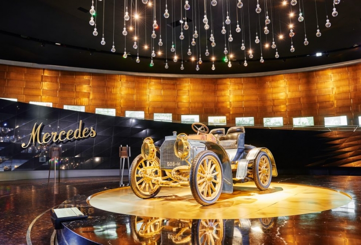 Sau 2 tháng 'đóng băng', bảo tàng Mercedes-Benz đã mở cửa đón khách