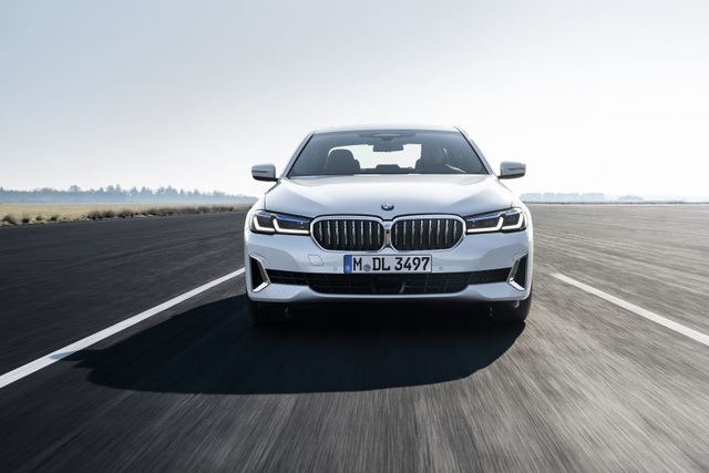 BMW 5 Series 2021 chính thức trình làng, giá hơn 1,2 tỷ VNĐ