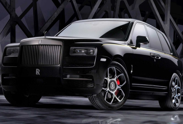 Cận cảnh Rolls Royce Cullinan hơn 40 tỷ VNĐ dành cho người siêu giàu