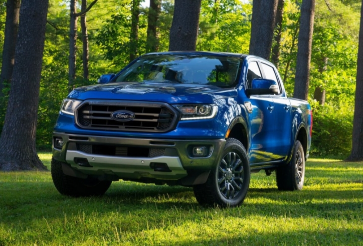 Ford Ranger giảm giá hàng trăm triệu, bán chạy nhất phân khúc