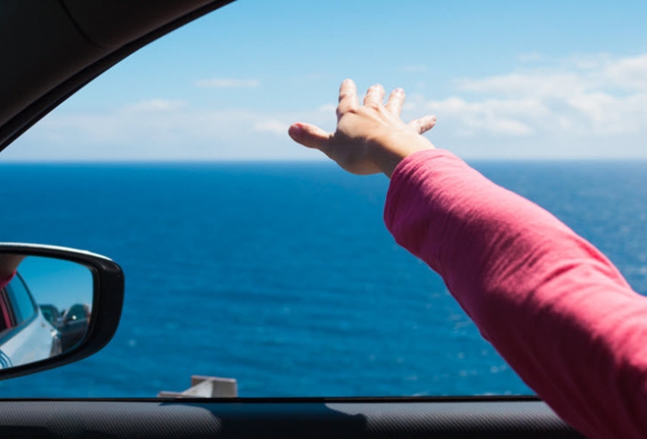 Vì sao tài xế không muốn mở cửa sổ khi ô tô đang chạy?