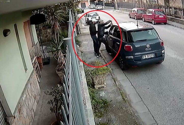 Video: Trộm xe ô tô 'nhanh như chớp', chỉ mất 30s