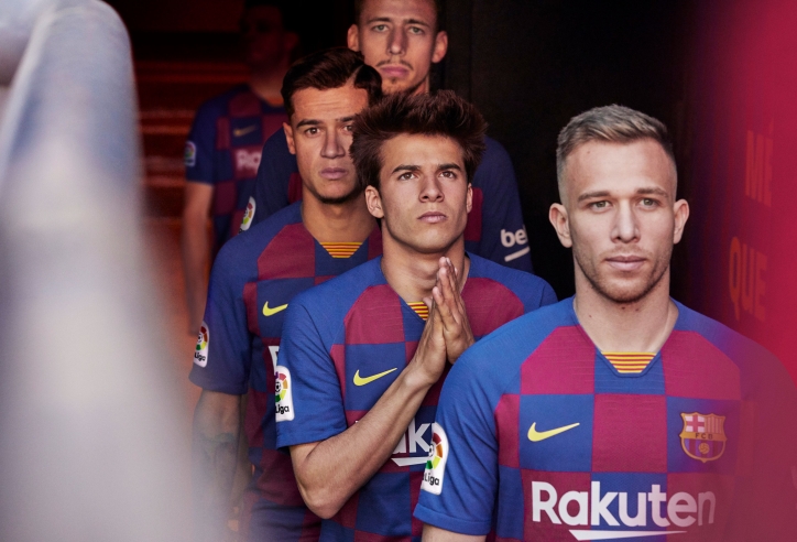 Barca chính thức công bố áo đấu sân nhà mùa giải 2019/20