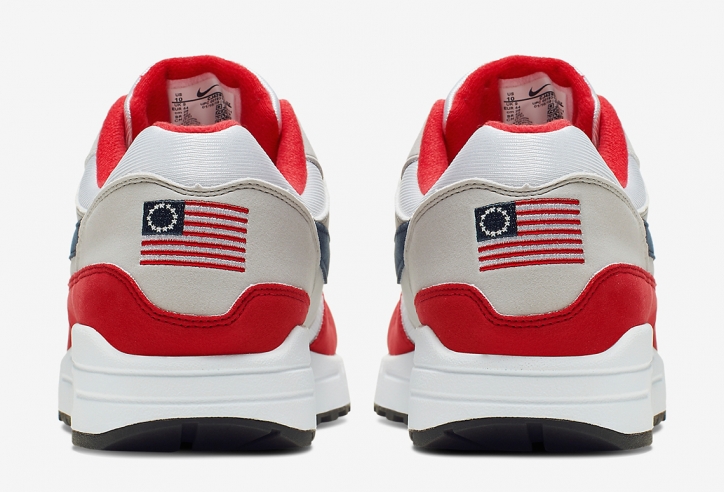 Nike bị con trai ông Trump chỉ trích vì mẫu giày kỷ niệm Quốc Khánh