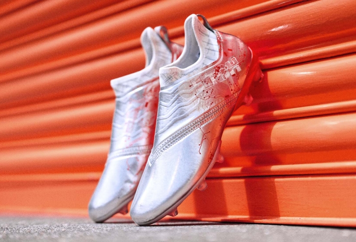 Adidas tung ra phiên bản mới cho giày đá bóng biến hình Glitch 19
