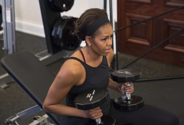 Vợ cựu tổng thống Mỹ Obama tập gym truyền cảm hứng