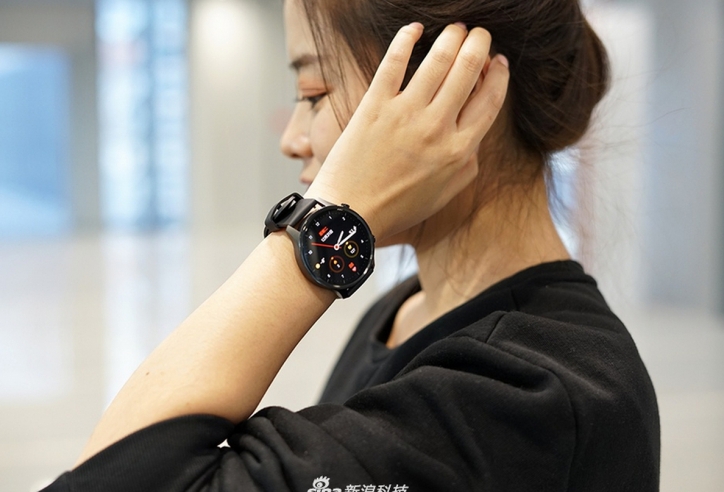 Trên tay Mi Watch Color, nhiều tính năng, giá từ 2,6 triệu