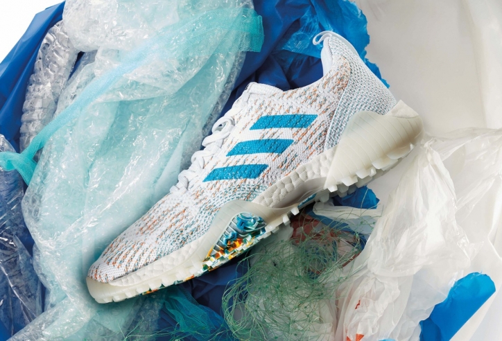 Adidas tái chế nhựa thải thành giày Golf hấp dẫn