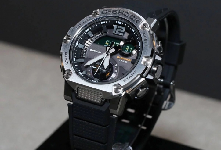 Casio G-Shock ra mắt đồng hồ GST-B300 khung carbon siêu cứng