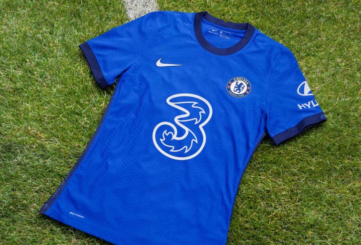 Nike ra mắt áo đấu mới của Chelsea với số 3 lạ mắt
