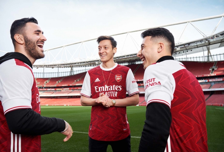 Adidas chính thức ra mắt áo đấu Arsenal 20/21