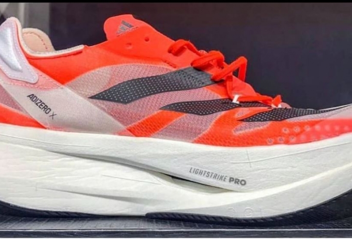 Hé lộ bộ đôi siêu giày chạy mới của Adidas
