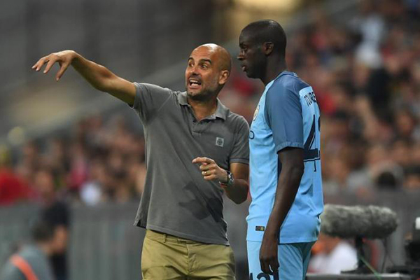 Yaya Toure: 'Pep Guardiola coi tôi như kẻ thù'