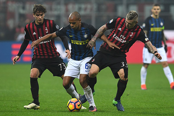 Ghi bàn phút bù giờ, Inter Milan chiến thắng trận derby