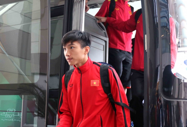 ĐT Việt Nam đặt chân đến Dubai, sẵn sàng quyết đấu Jordan