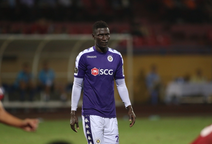 VIDEO: Pha bỏ lỡ trước gôn trống khó tin của Omar ở chung kết AFC Cup