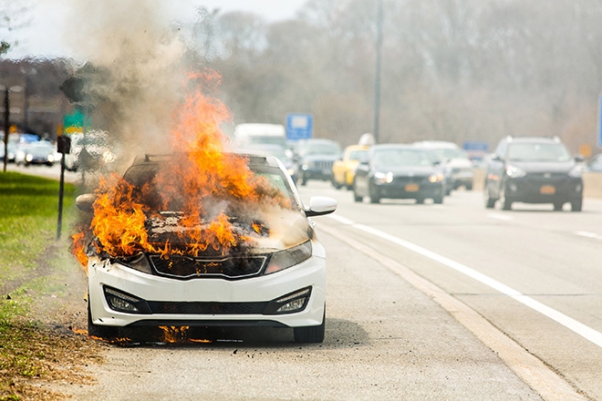 Phòng cháy nổ ô tô mùa nắng nóng bằng cách nào đúng nhất?