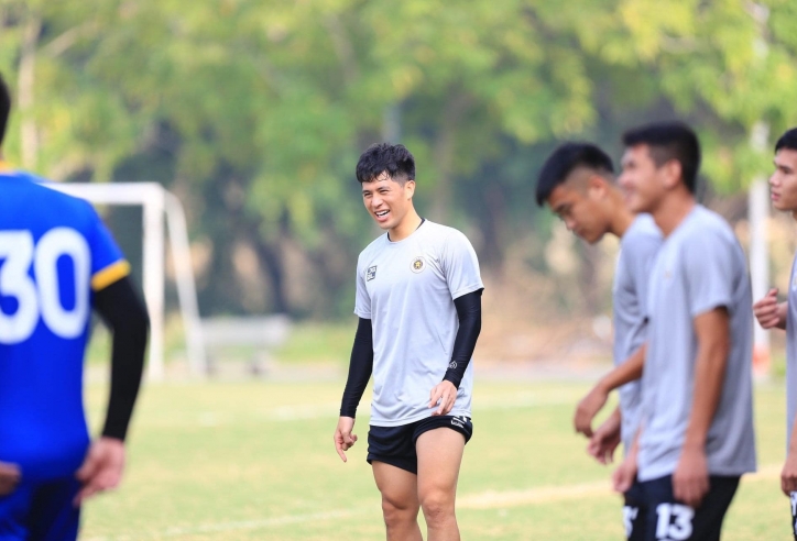 VIDEO: Đình Trọng tái xuất ngày Hà Nội FC hội quân