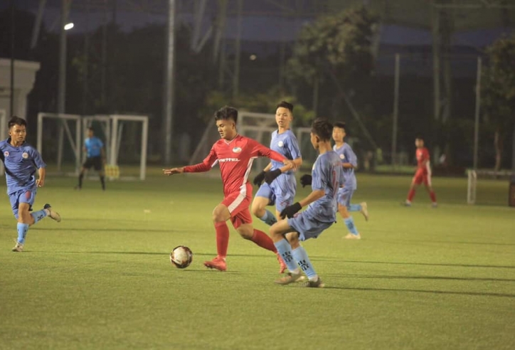 Hủy diệt U15 TP. HCM, U15 Viettel vươn lên dẫn đầu bảng