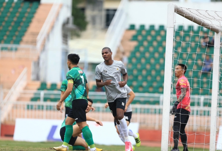 'Vua phá lưới V-League' có màn ra mắt hoàn hảo ở Hà Nội FC