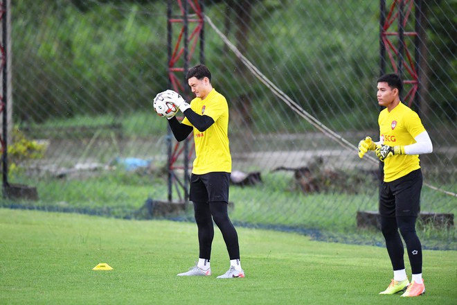 Văn Lâm nhận tin cực vui trước vòng 7 Thai League