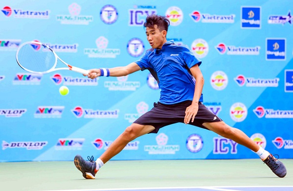 Nguyễn Văn Phương đánh bại tay vợt chủ nhà Thái Lan