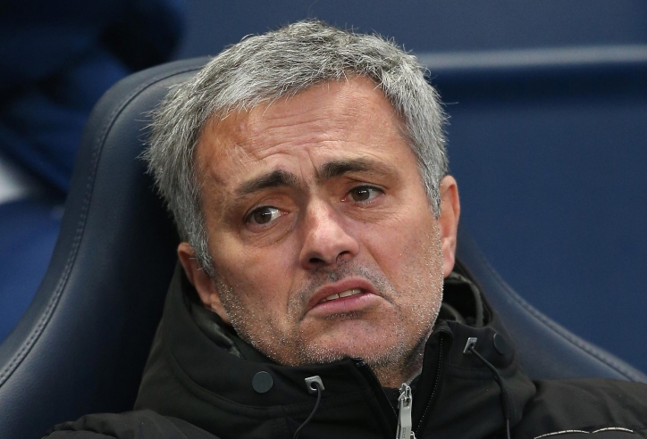 Mourinho bị chê ‘trẻ trâu’ sau thất bại của Tottenham