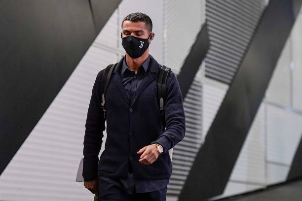Tổ chức họp khẩn, ‘gã khổng lồ’ ấn định thương vụ Ronaldo
