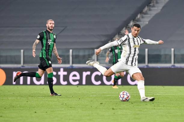 Video bàn thắng Juventus 2-1 Ferencvaros: Siêu phẩm Ronaldo
