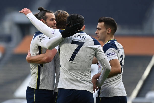 Hàng công rực sáng, Tottenham nghiền nát đối thủ