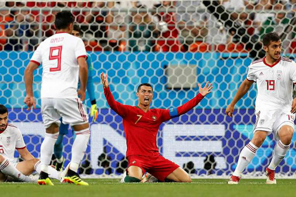 VAR khiến Ronaldo và đồng đội gặp khó ở vòng knock-out