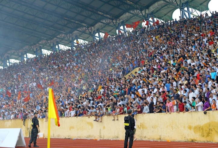 CLB xếp cuối V.League cuốn hút khán giả hơn cả ĐKVĐ Thái Lan 
