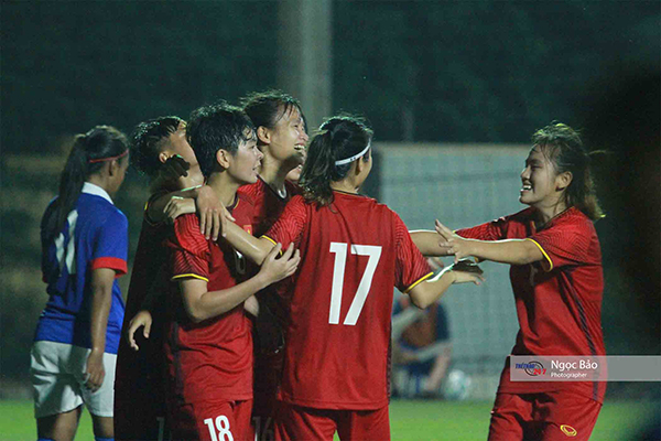 Đánh bại Singapore 11 bàn không gỡ, U19 nữ VN dẫn đầu bảng thuyết phục