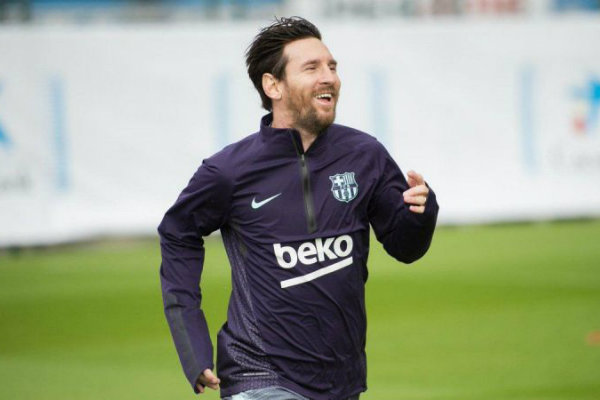 VIDEO: Messi bình phục thần tốc, trở lại tập luyện cùng đồng đội