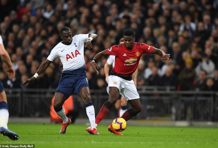 Thắng ấn tượng Tottenham, Pogba lại móc mỉa Mourinho