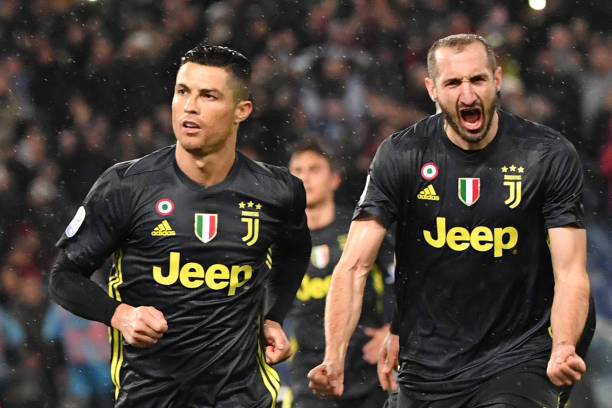 Ronaldo lập công muộn màng giúp Juventus ngược dòng khó tin