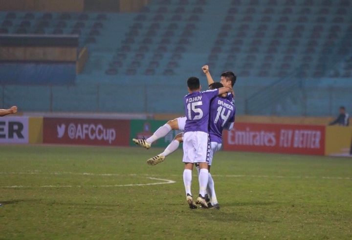 VIDEO: Duy Mạnh lập siêu phẩm cho Hà Nội ở AFC Cup