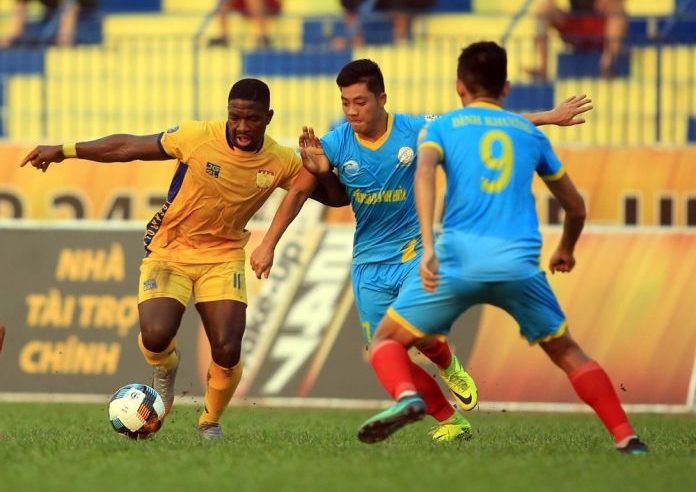 Ghi bàn thắng muộn, Khánh Hòa rời Thanh Hóa với 1 điểm