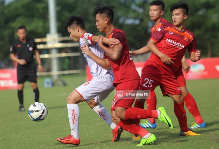 Hòa Viettel, U23 Việt Nam còn mất trụ cột vì chấn thương