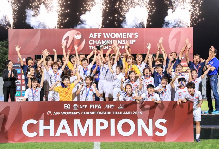 Đánh bại Thái Lan kịch tính, nữ VN lên ngôi vô địch AFF Cup
