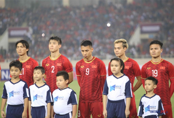 Một loạt cầu thủ Việt Nam bất ngờ bị đổi số áo thi đấu